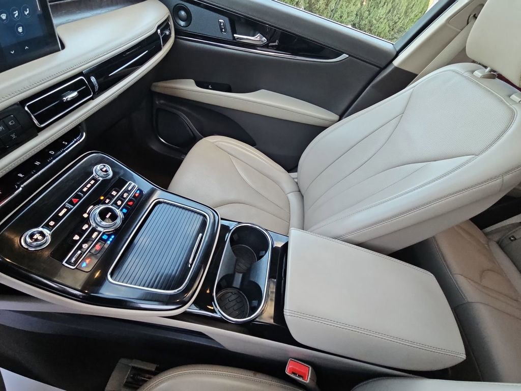 Used 2021 Lincoln Nautilus Reserve w/ Equipment Group 201A image 18