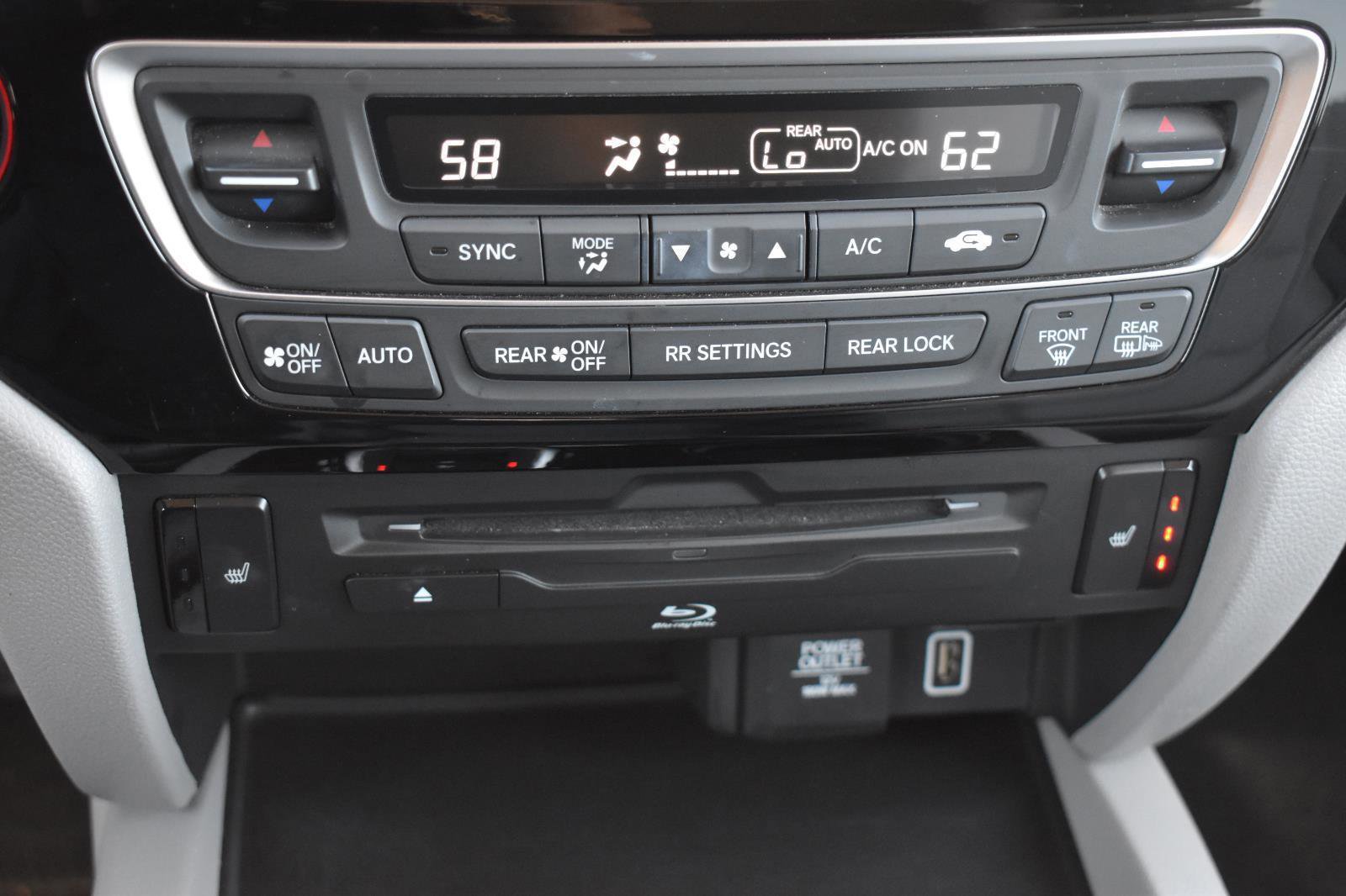 Used 2019 Honda Pilot Touring image 9