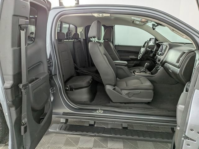 Used 2020 GMC Canyon SLE w/ Driver Alert Package image 31