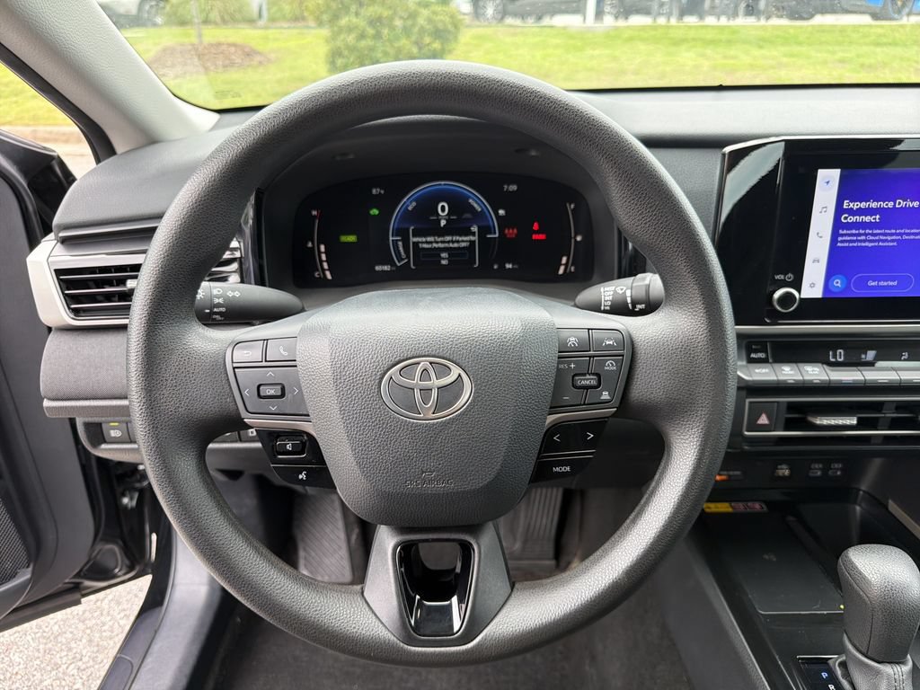 Used 2025 Toyota Camry LE FWD image 23