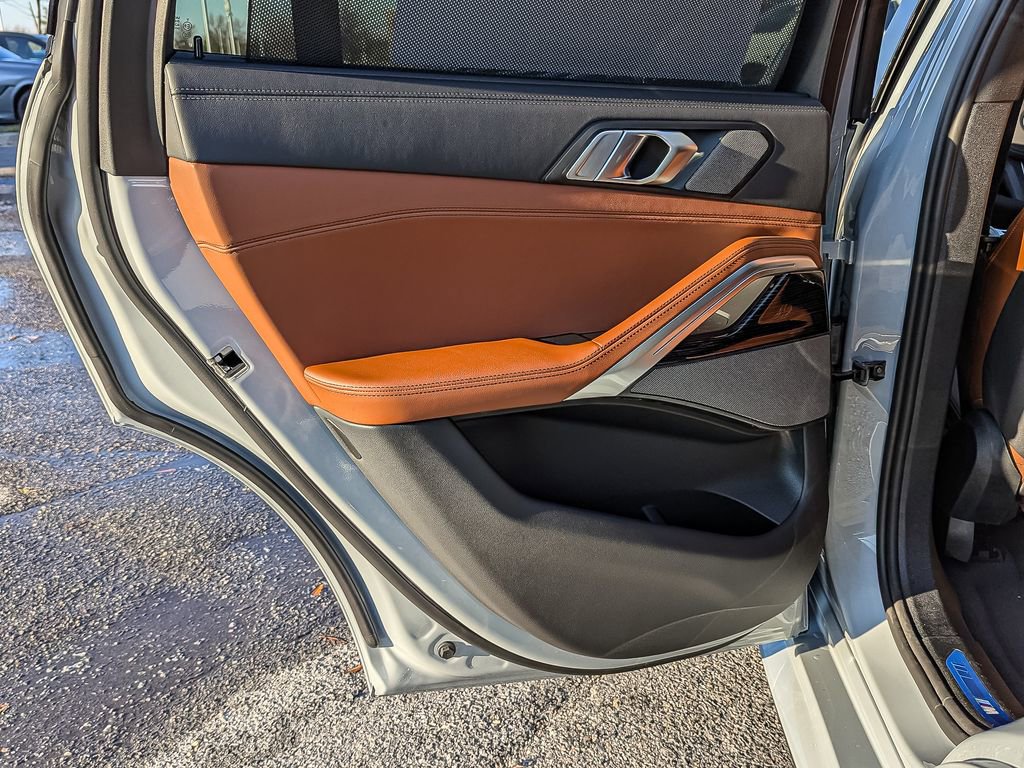 New 2026 BMW X6 xDrive40i image 32