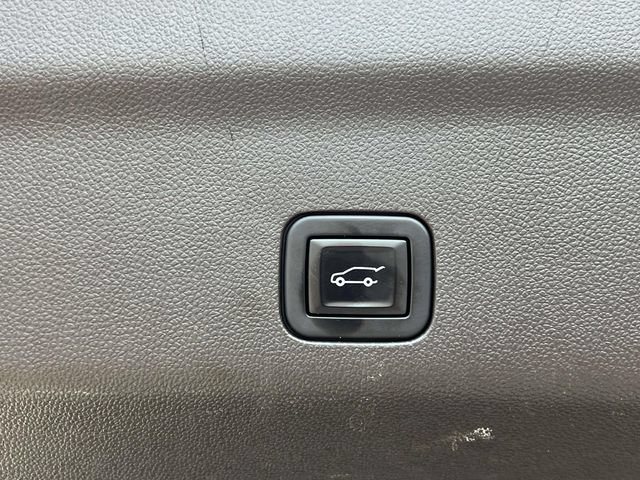 Used 2021 GMC Yukon Denali w/ Denali Premium Package AWD/4WD image 13
