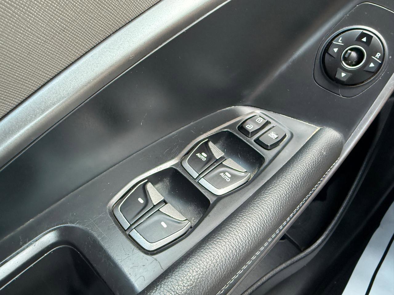 Used 2016 Hyundai Santa Fe SE w/ Option Group 02 image 20