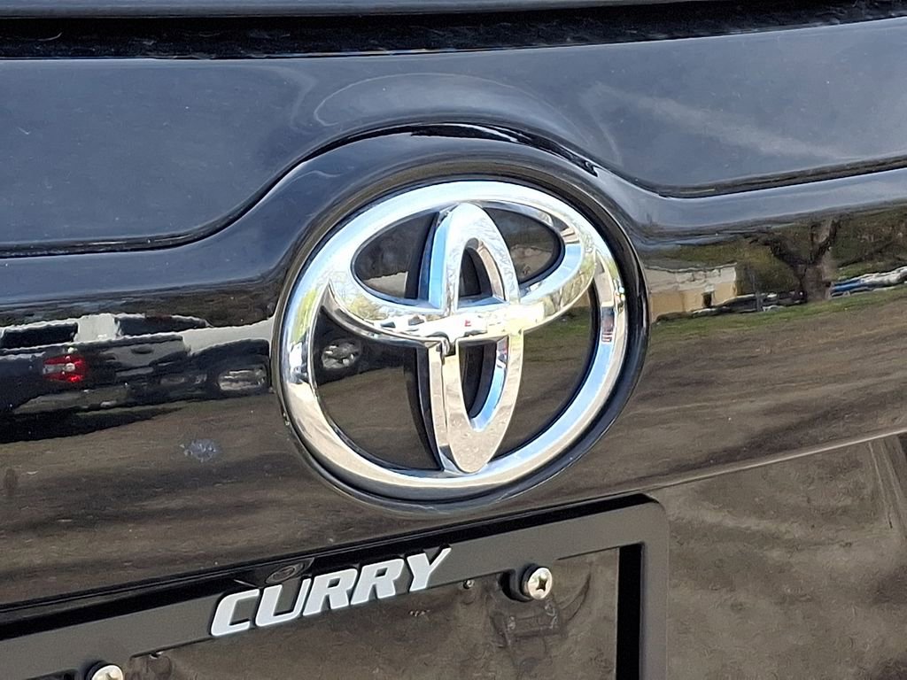 Used 2018 Toyota Highlander LE w/ Protection Package #3 AWD/4WD image 28