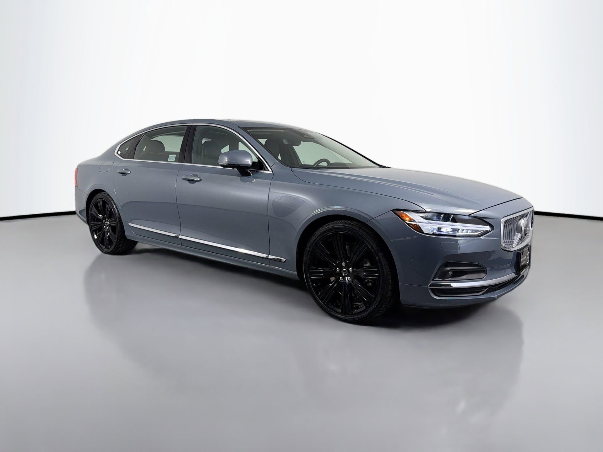 Used 2023 Volvo S90 B6 Ultimate w/ Protection Package Premier AWD/4WD image 3