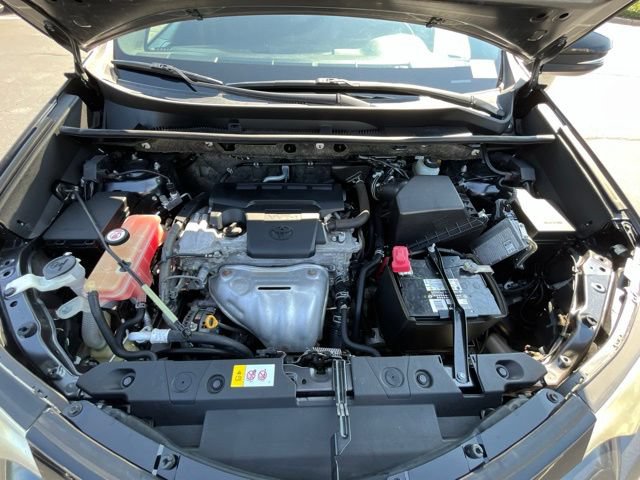 Used 2018 Toyota RAV4 SE w/ Power Extra Value Package AWD/4WD image 18