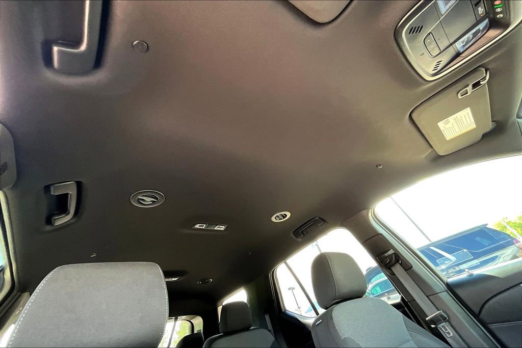 Used 2023 Chevrolet Traverse LT image 17