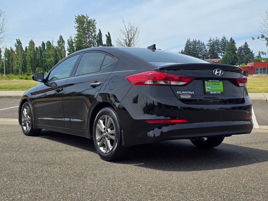 Used 2017 Hyundai Elantra SE FWD image 3