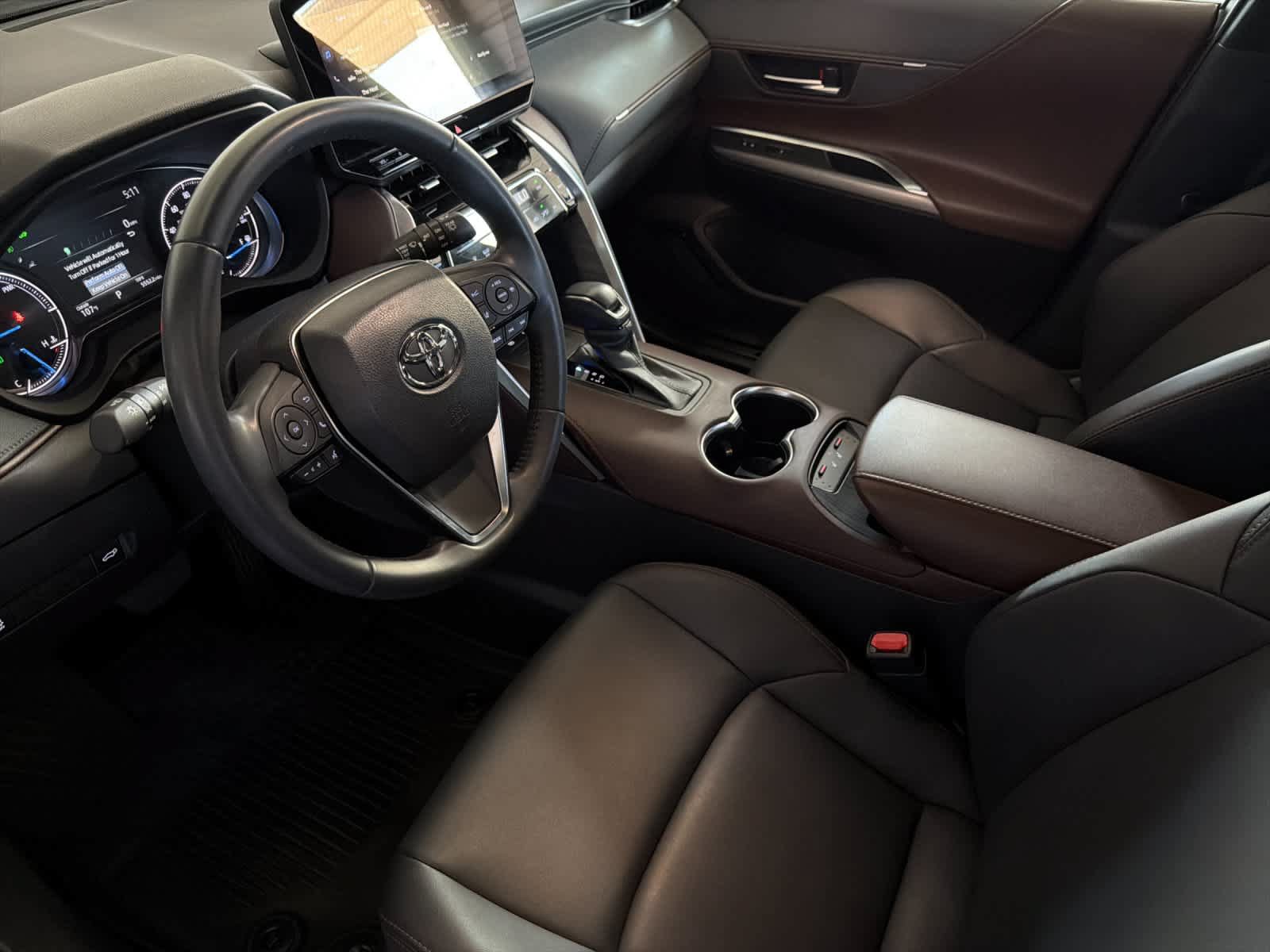 Used 2024 Toyota Venza XLE AWD/4WD image 11