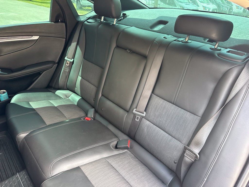 Used 2017 Chevrolet Impala LT FWD image 11