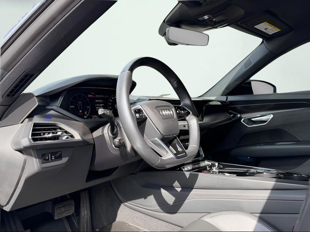 Used 2022 Audi e-tron GT Prestige image 2