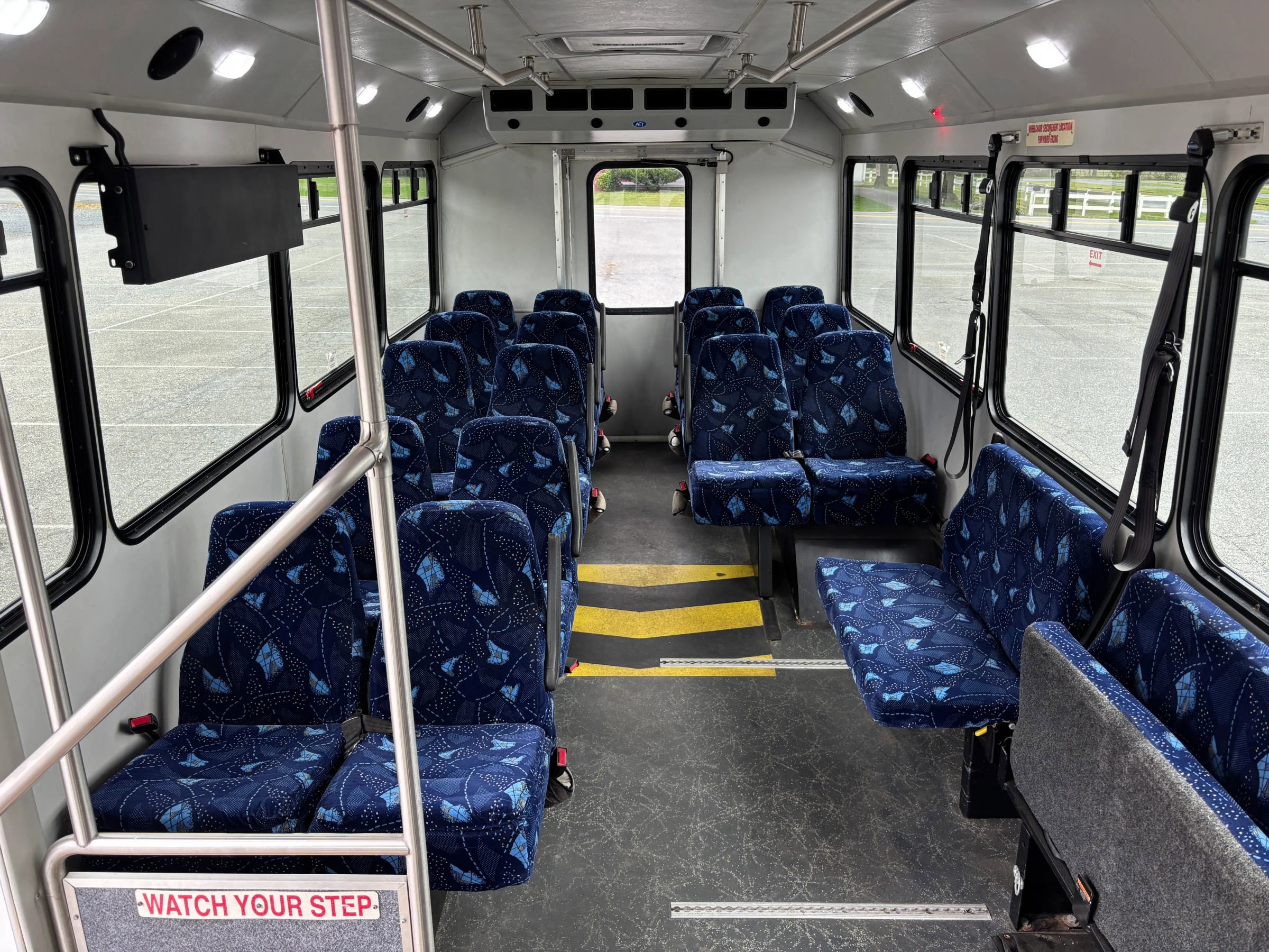 Used 2015 Chevrolet Express 4500 w/ Shuttle Bus Package RWD image 22