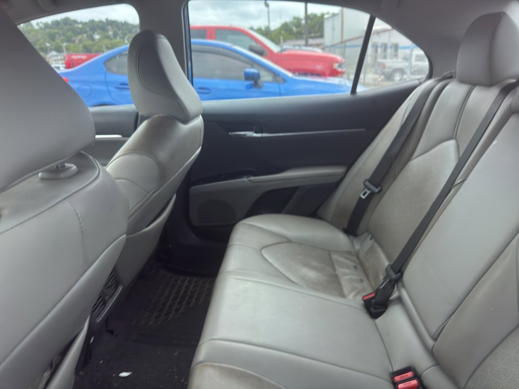 Used 2019 Toyota Camry XSE FWD image 9