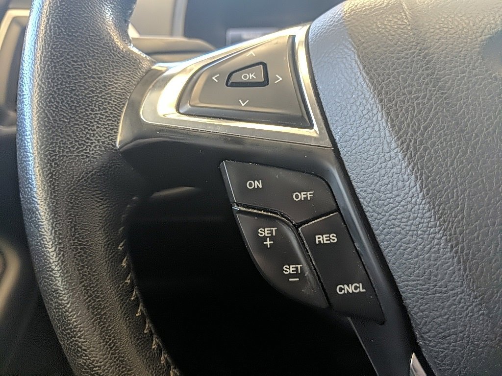 Used 2022 Ford Edge SEL image 17