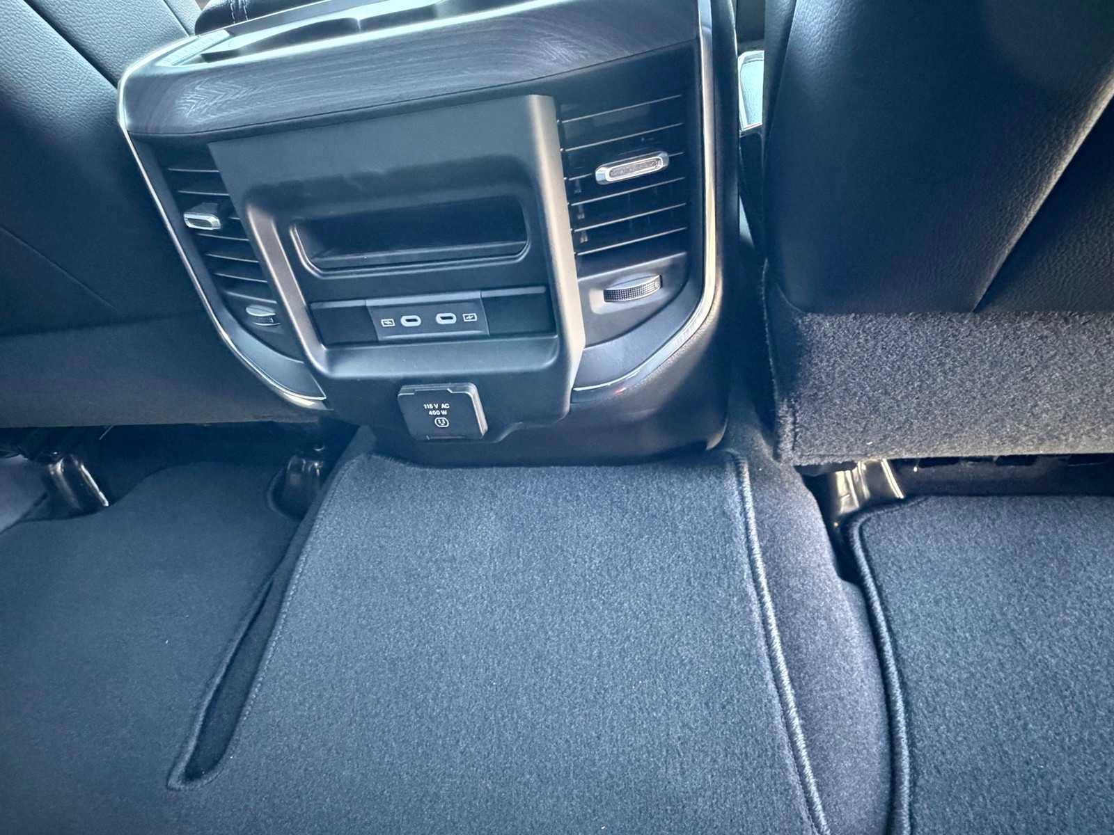 New 2026 RAM 2500 Laramie AWD/4WD image 22