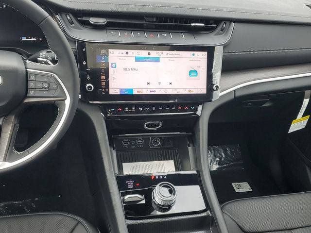 New 2026 Jeep Grand Cherokee L Limited w/ Luxury Tech Group II AWD/4WD image 16
