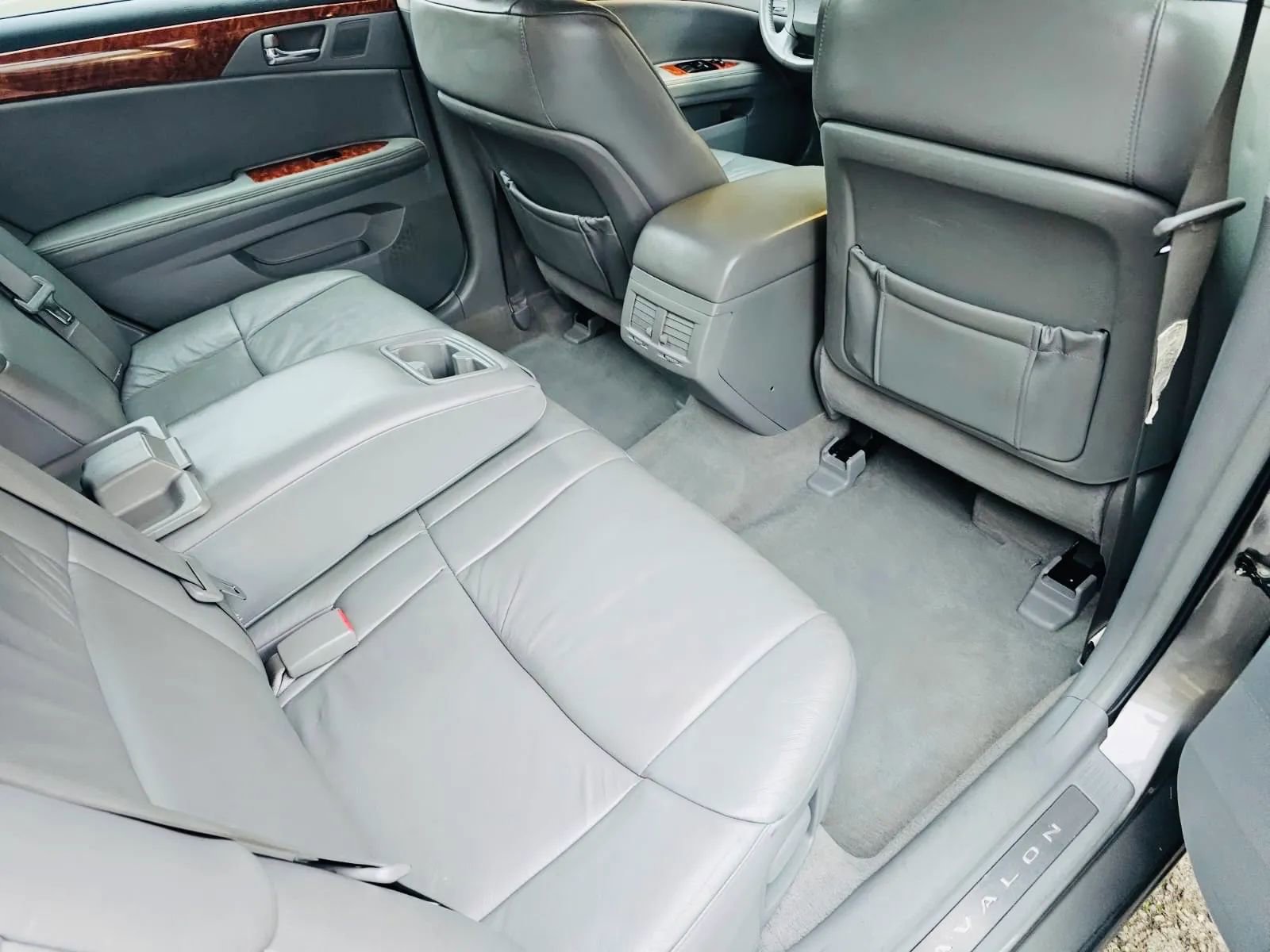 Used 2005 Toyota Avalon XLS FWD image 12