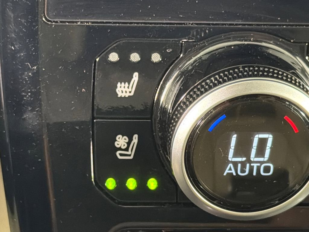 Used 2025 Toyota Highlander Limited image 32