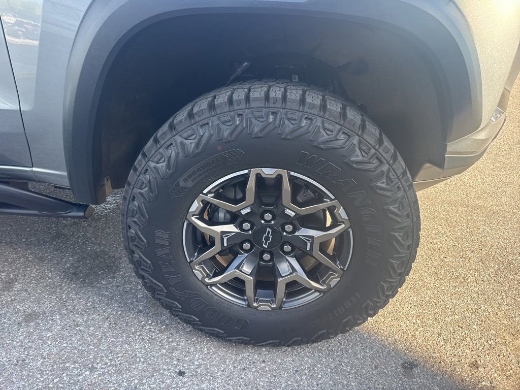 Used 2024 Chevrolet Colorado ZR2 w/ ZR2 Convenience Package III image 8