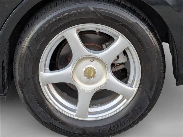 Used 2015 Toyota Camry LE image 23