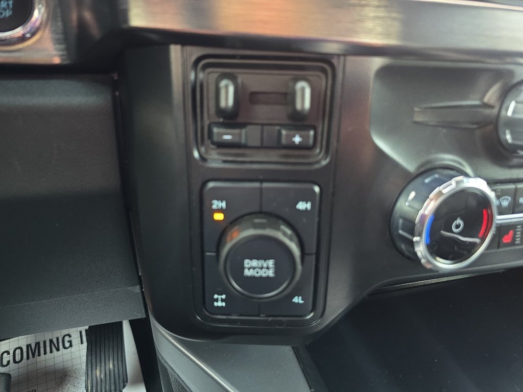 Used 2025 Ford F350 Lariat w/ Black Appearance Package AWD/4WD image 31