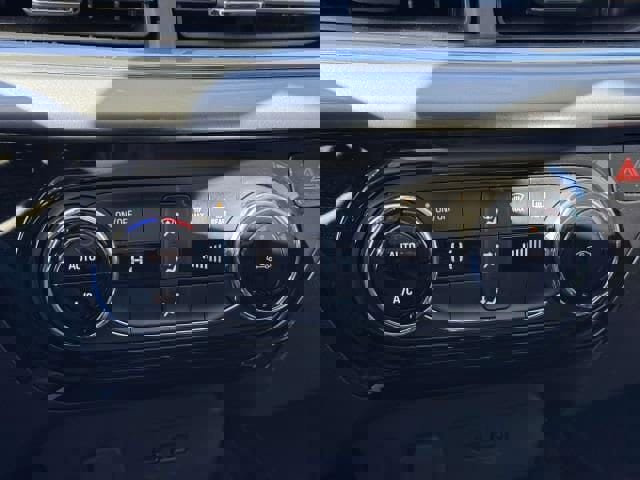 Used 2025 Chevrolet Trax LT FWD image 24