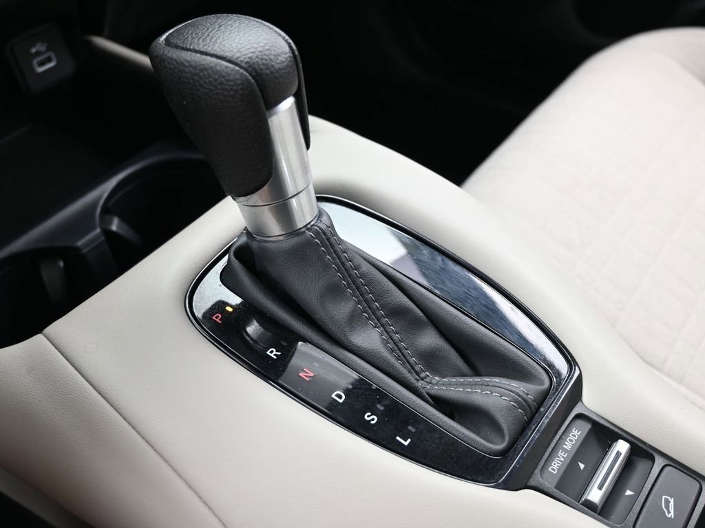 Used 2023 Honda HR-V LX image 43