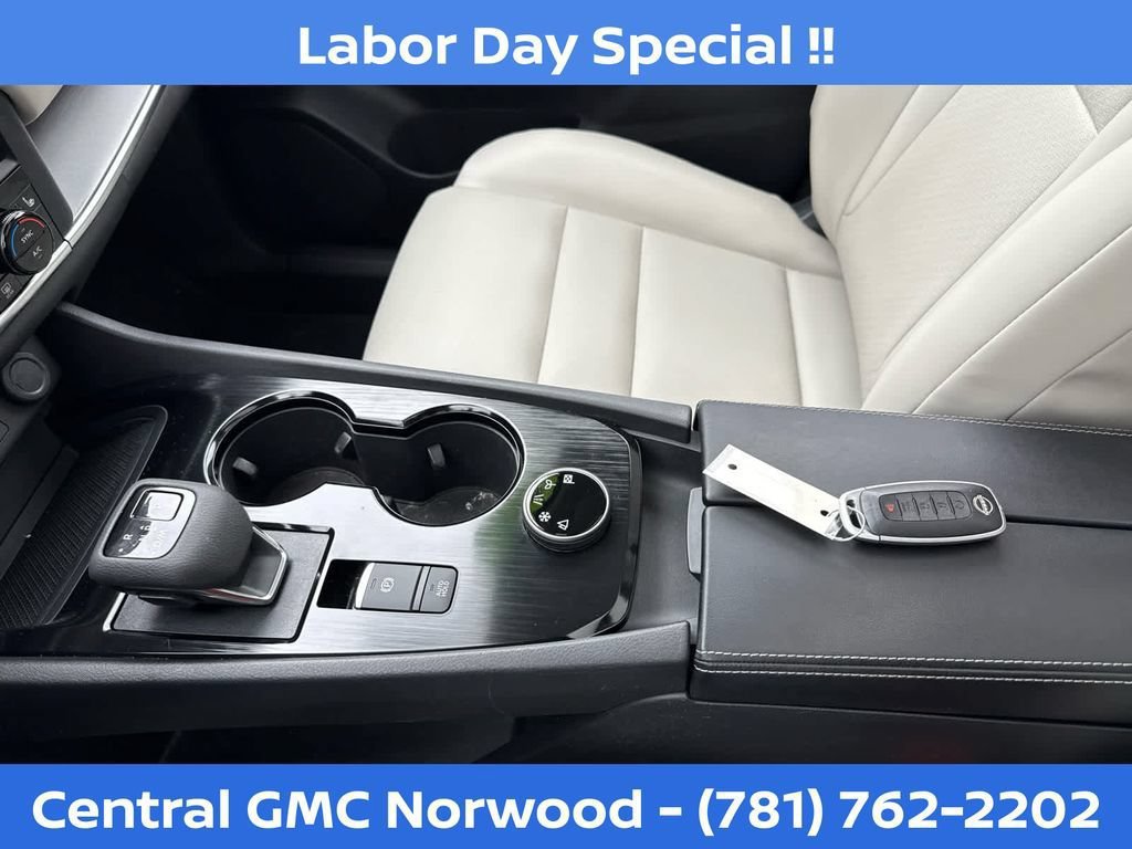 Used 2023 Nissan Rogue SV w/ SV Premium B Package AWD/4WD image 19