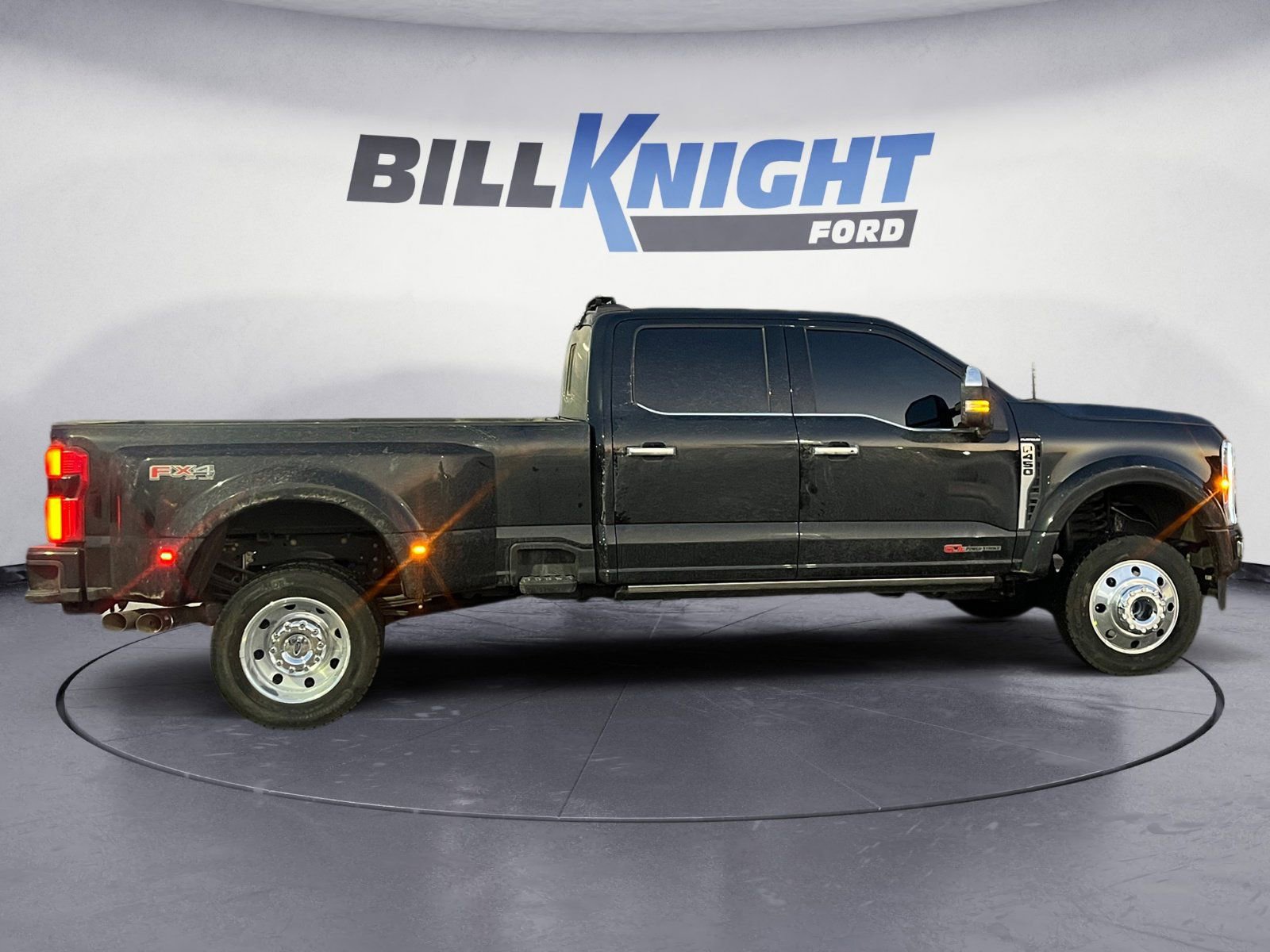 Used 2025 Ford F450 Platinum w/ Platinum Plus Package image 6