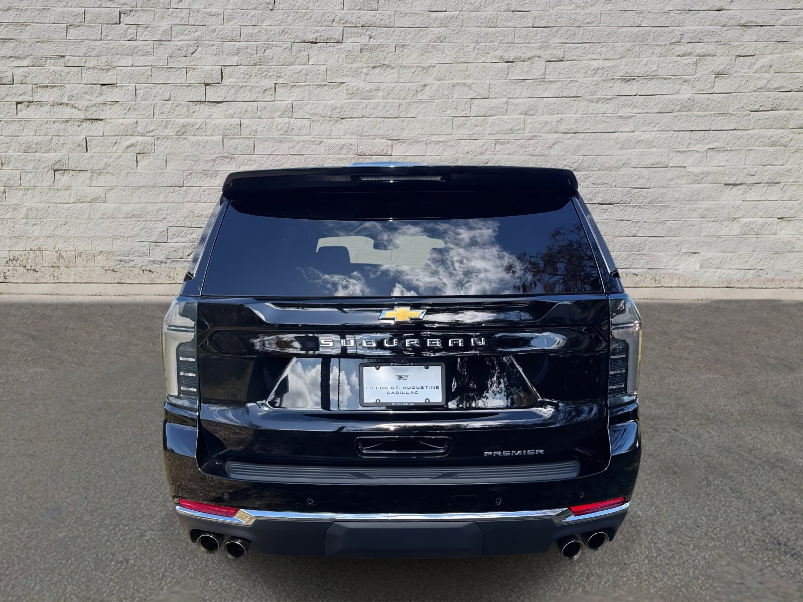 Used 2025 Chevrolet Suburban Premier image 6