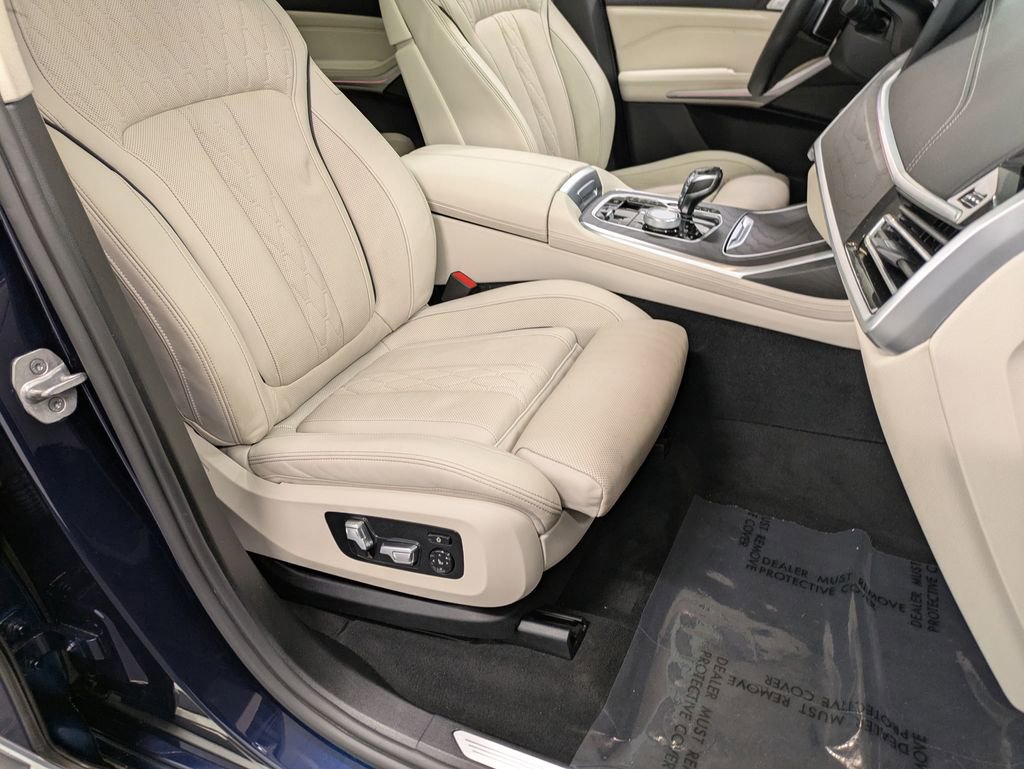 Used 2021 BMW X7 xDrive40i w/ Executive Package AWD/4WD image 29