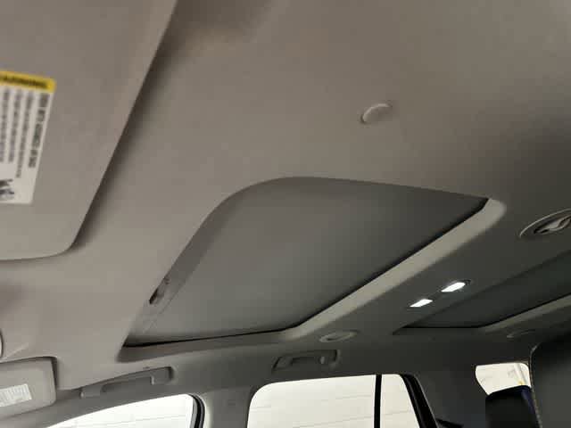 Used 2019 Chevrolet Traverse LT w/ LT Premium Package FWD image 27