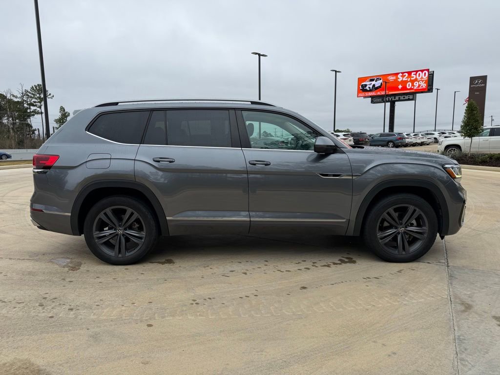 Used 2022 Volkswagen Atlas SEL R-Line image 6