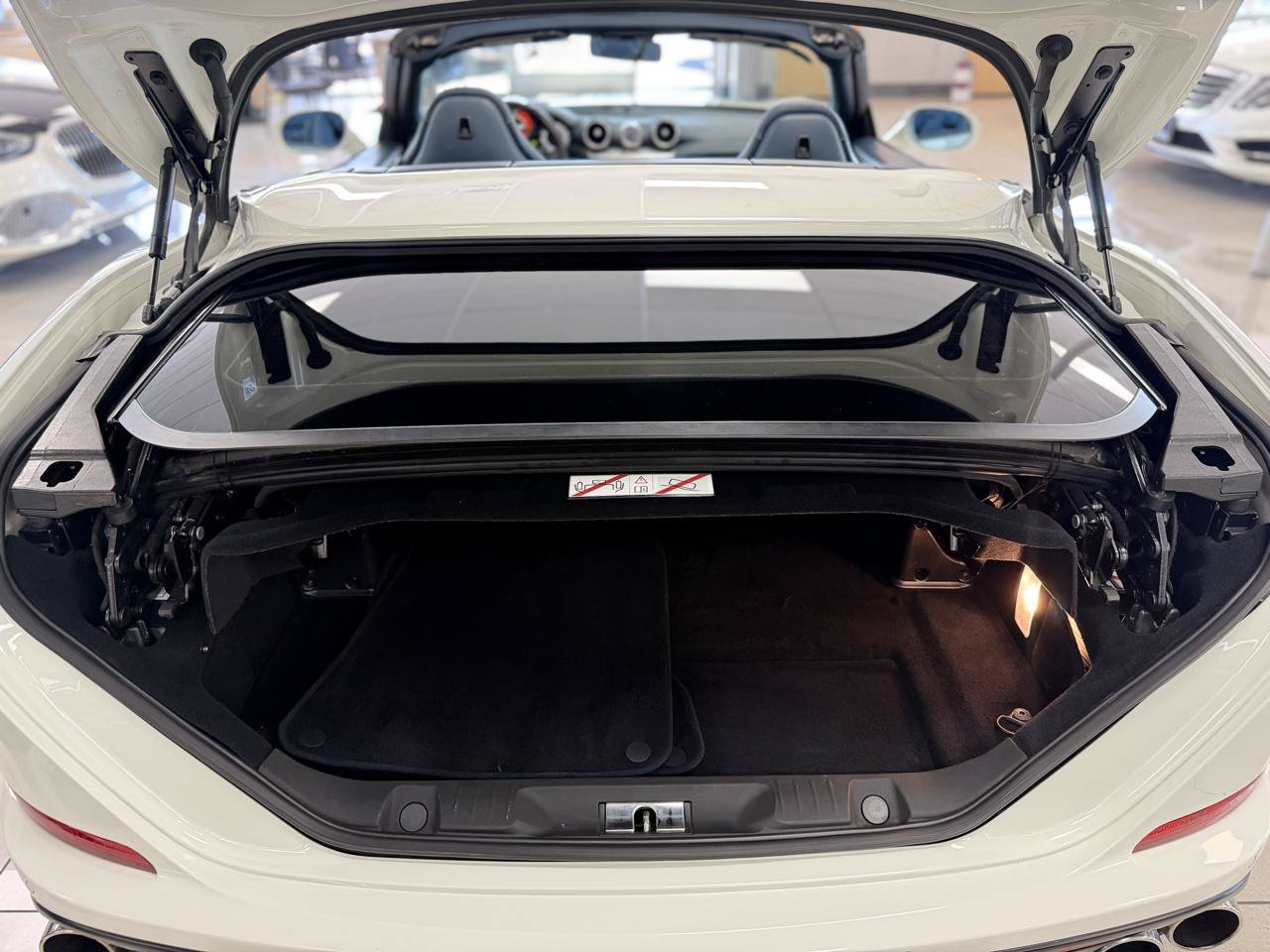 Used 2015 Ferrari California T RWD image 21