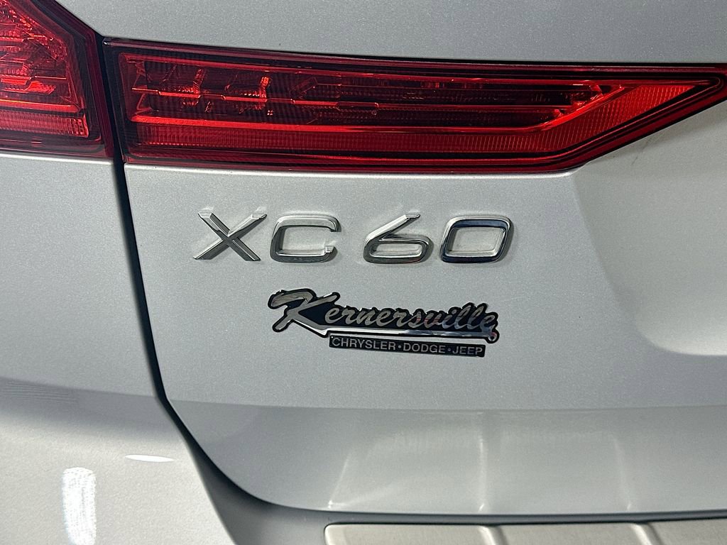 Used 2023 Volvo XC60 B5 Plus image 29