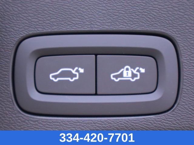 New 2024 Volvo XC60 T8 Plus w/ Climate Package image 33