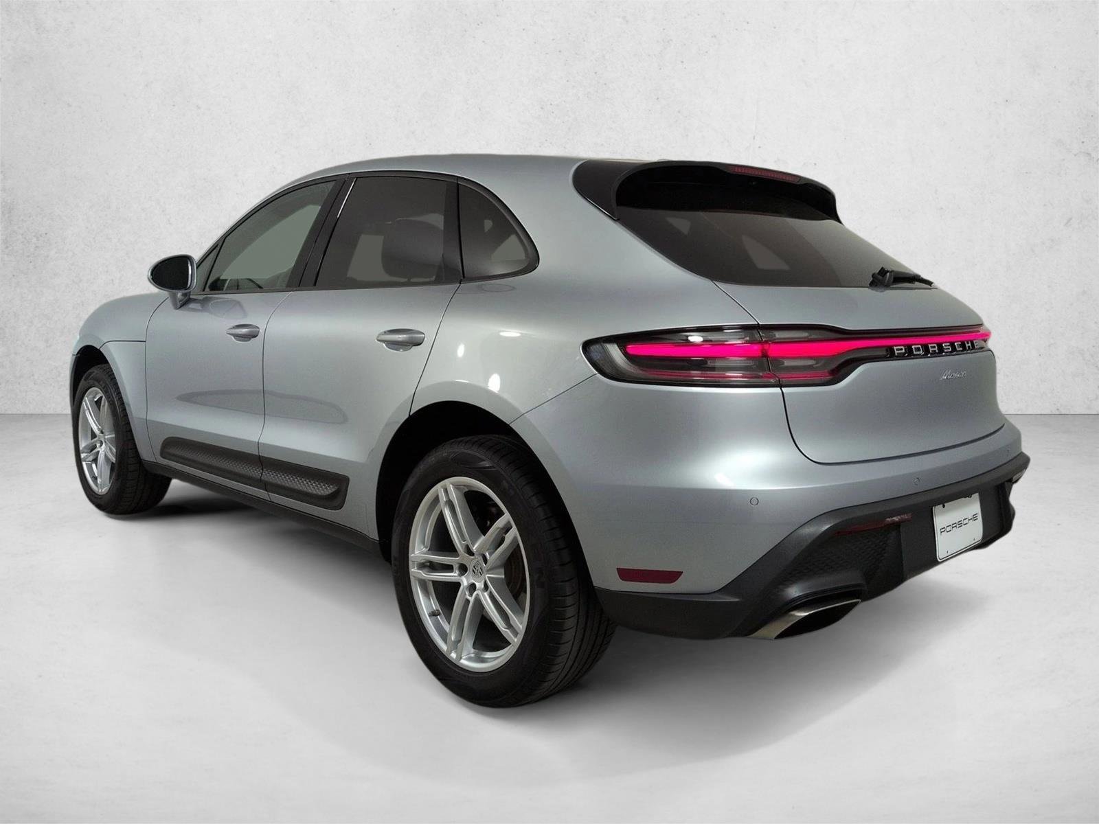 Certified 2025 Porsche Macan AWD/4WD video 3