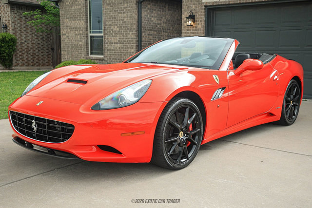 Used 2012 Ferrari California RWD image 14