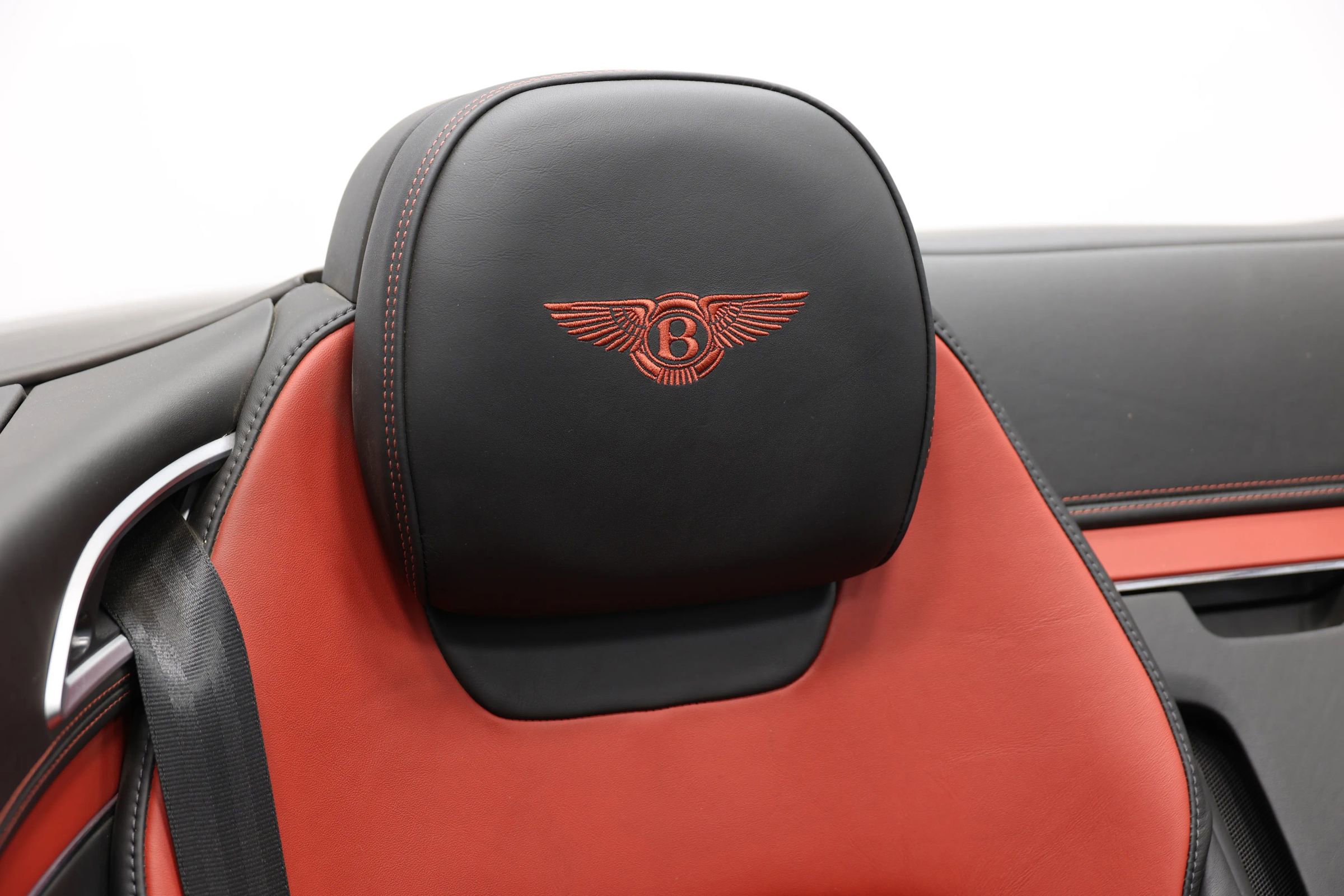 Used 2020 Bentley Continental GT V8 image 91