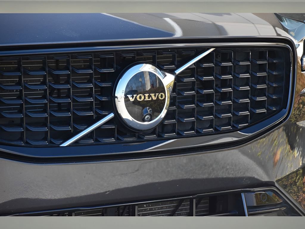 Used 2025 Volvo S60 B5 Plus FWD image 10
