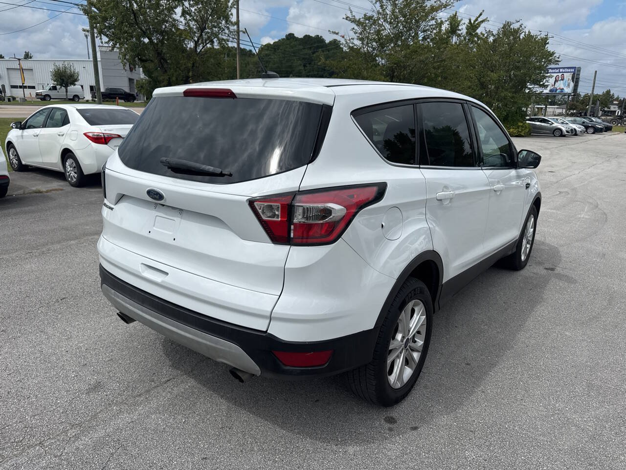 Used 2017 Ford Escape SE FWD image 5