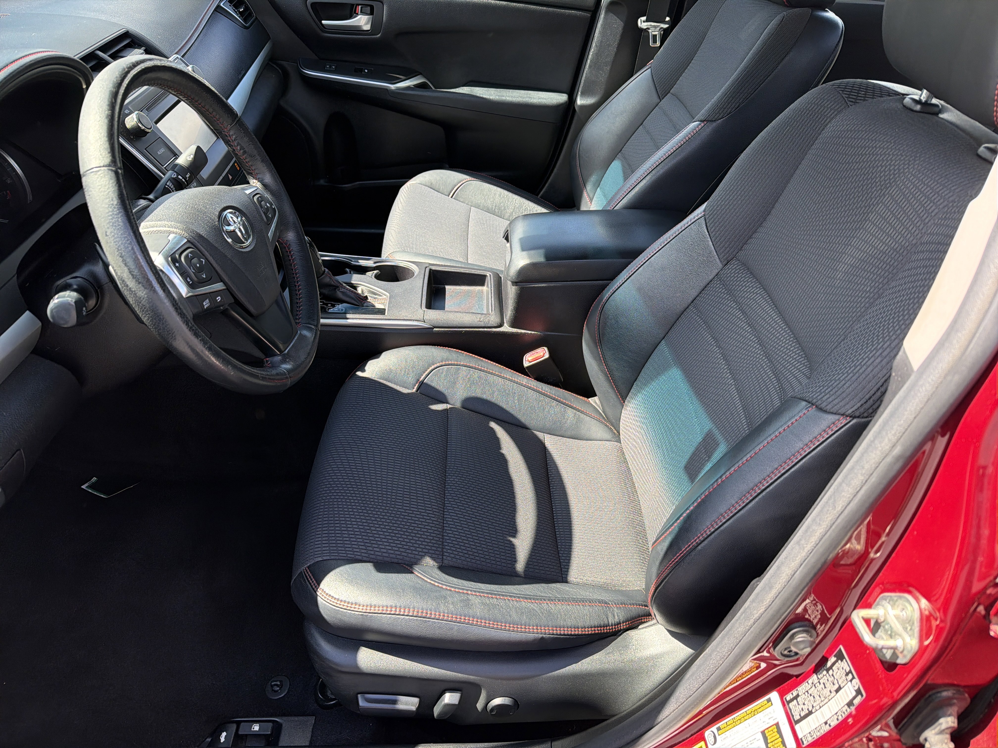 Used 2017 Toyota Camry SE image 16