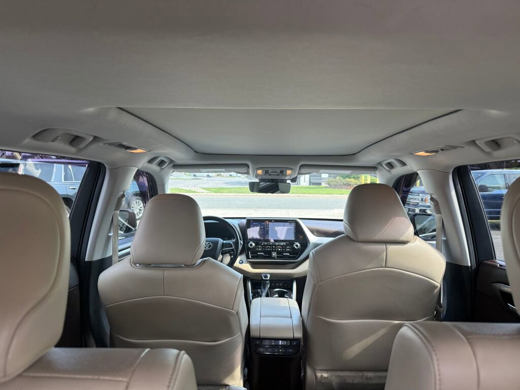 Used 2021 Toyota Highlander Platinum image 36