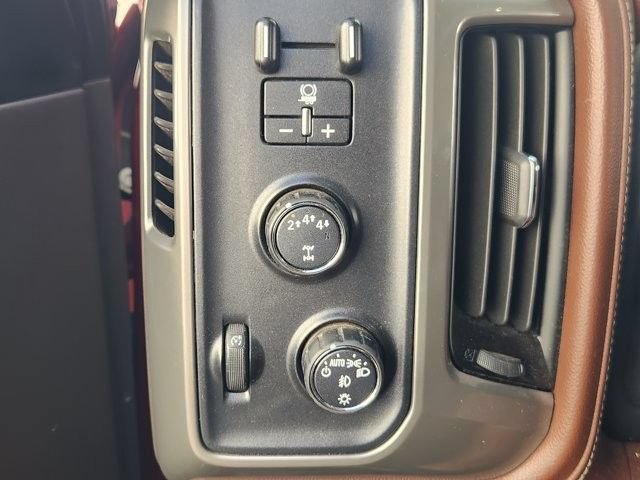 Used 2019 Chevrolet Silverado 2500 High Country w/ Duramax Plus Package AWD/4WD image 19