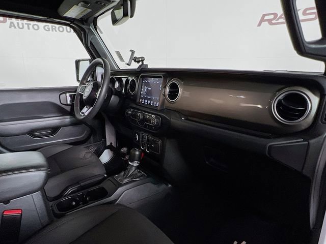 Used 2023 Jeep Wrangler Sahara image 36