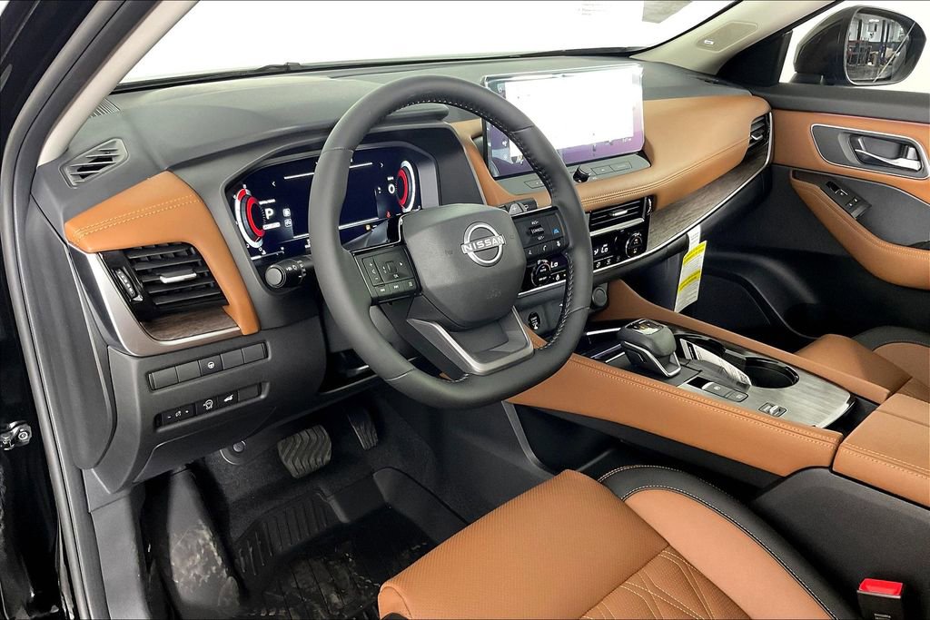 New 2025 Nissan Rogue Platinum image 9