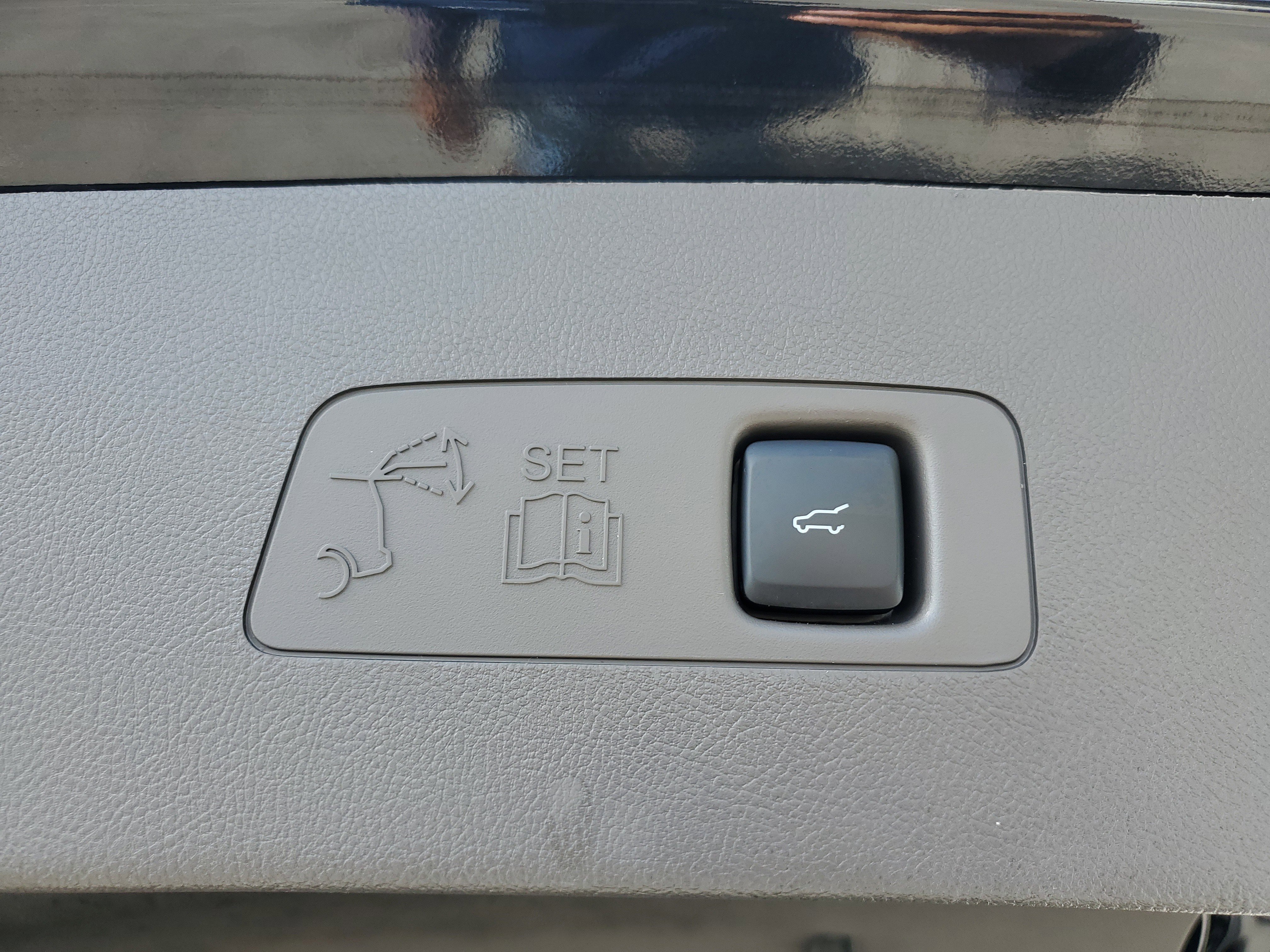 Certified 2024 Lincoln Corsair FWD image 9