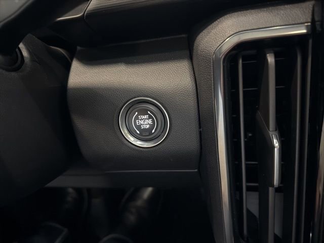 Used 2025 GMC Acadia AT4 w/ Luxury Package image 27