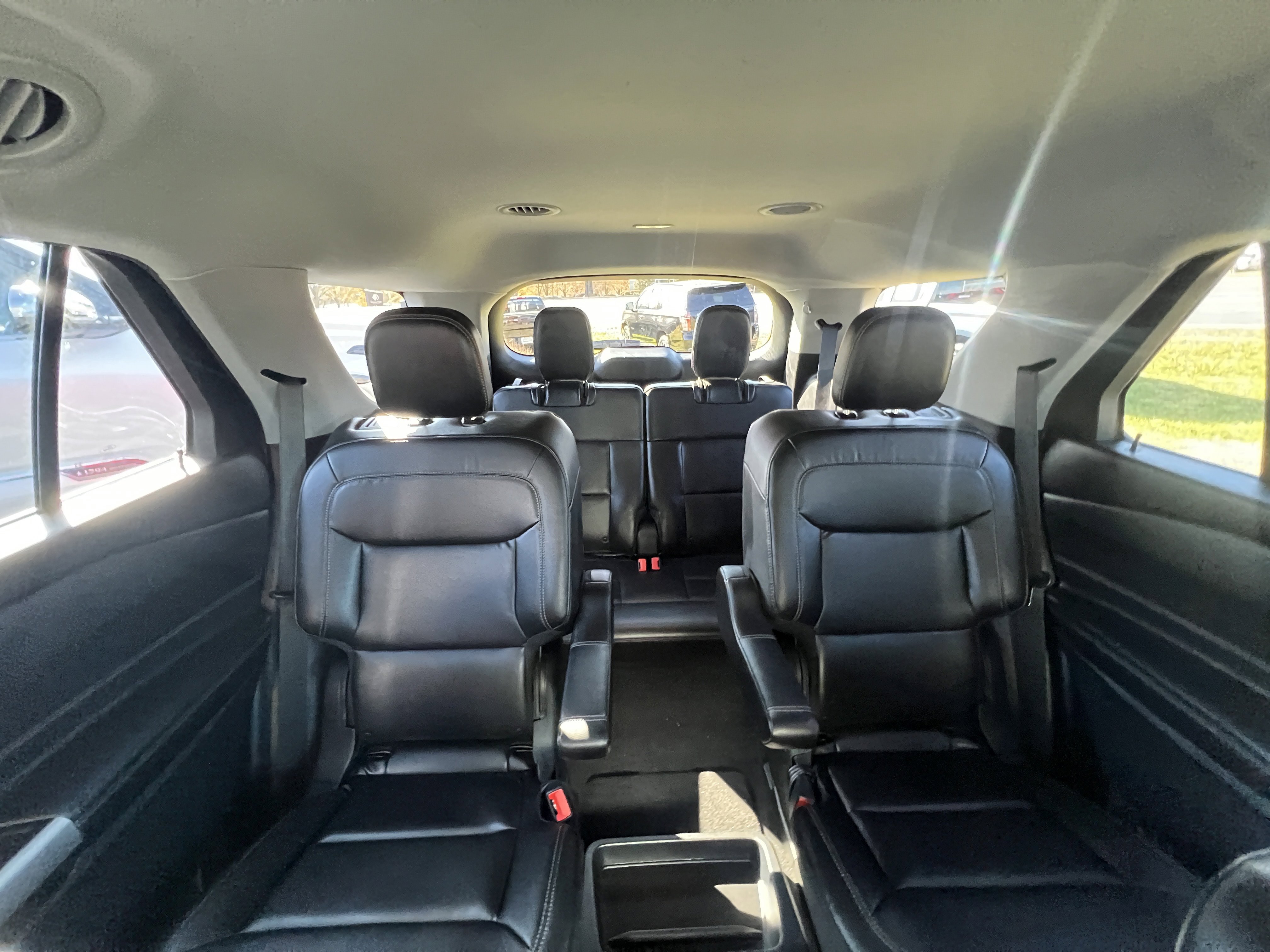 Used 2020 Ford Explorer XLT w/ Equipment Group 202A image 27