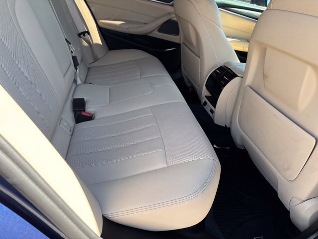 Used 2021 BMW 530i w/ Premium Package RWD image 11